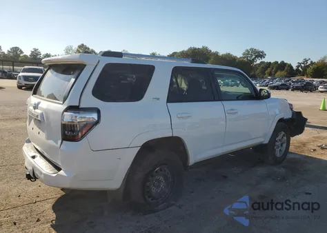 2021 Toyota 4Runner Sr5/Sr5 Premium z USA, uszkodzony, nr VIN JTEMU5JR5M5941562